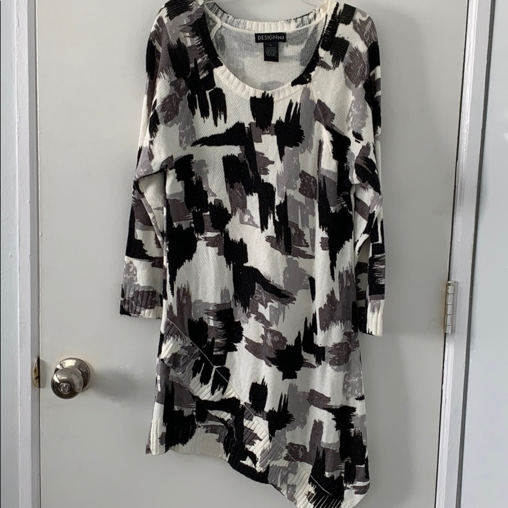 Black grey and white sweater tunic